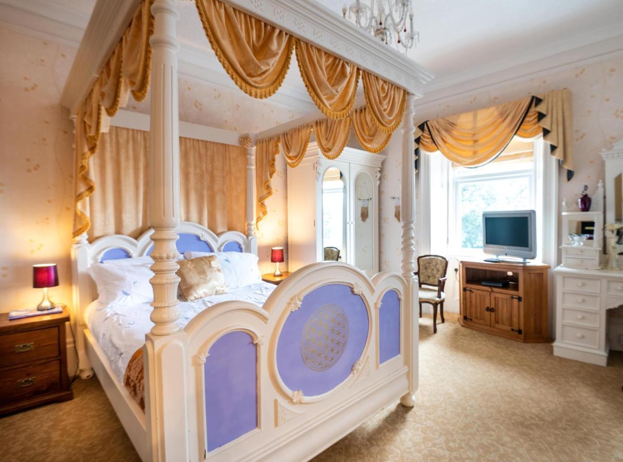 Pensión Enchanted Manor 5*