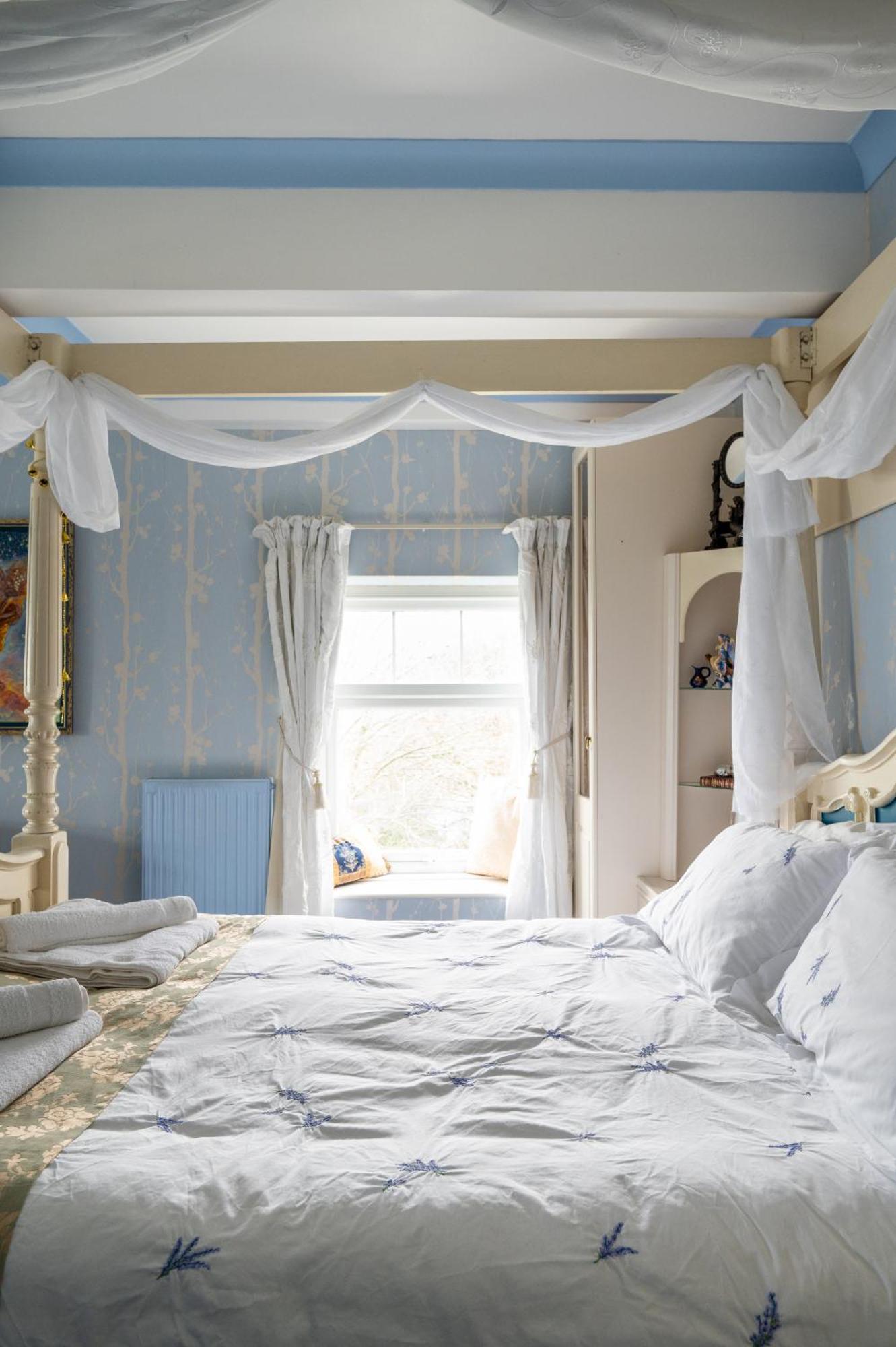 Enchanted Manor 5* Niton