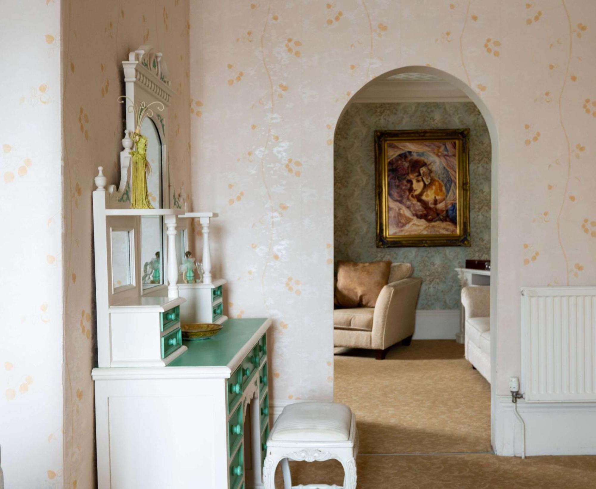 Enchanted Manor 5*