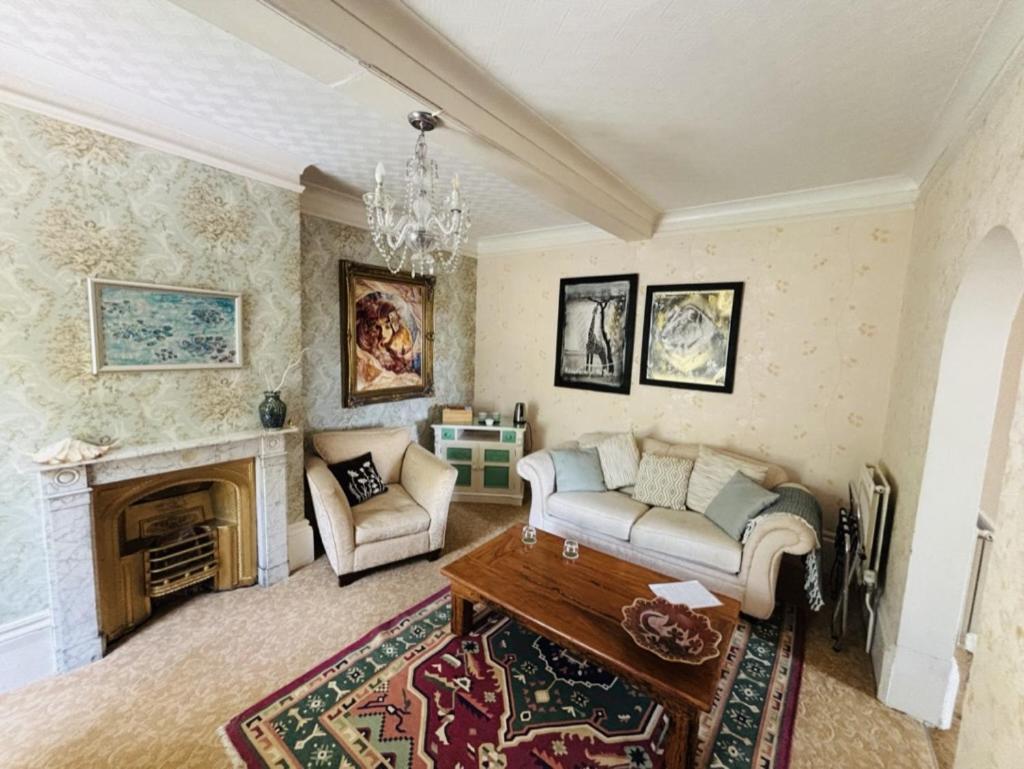 Enchanted Manor 5*
